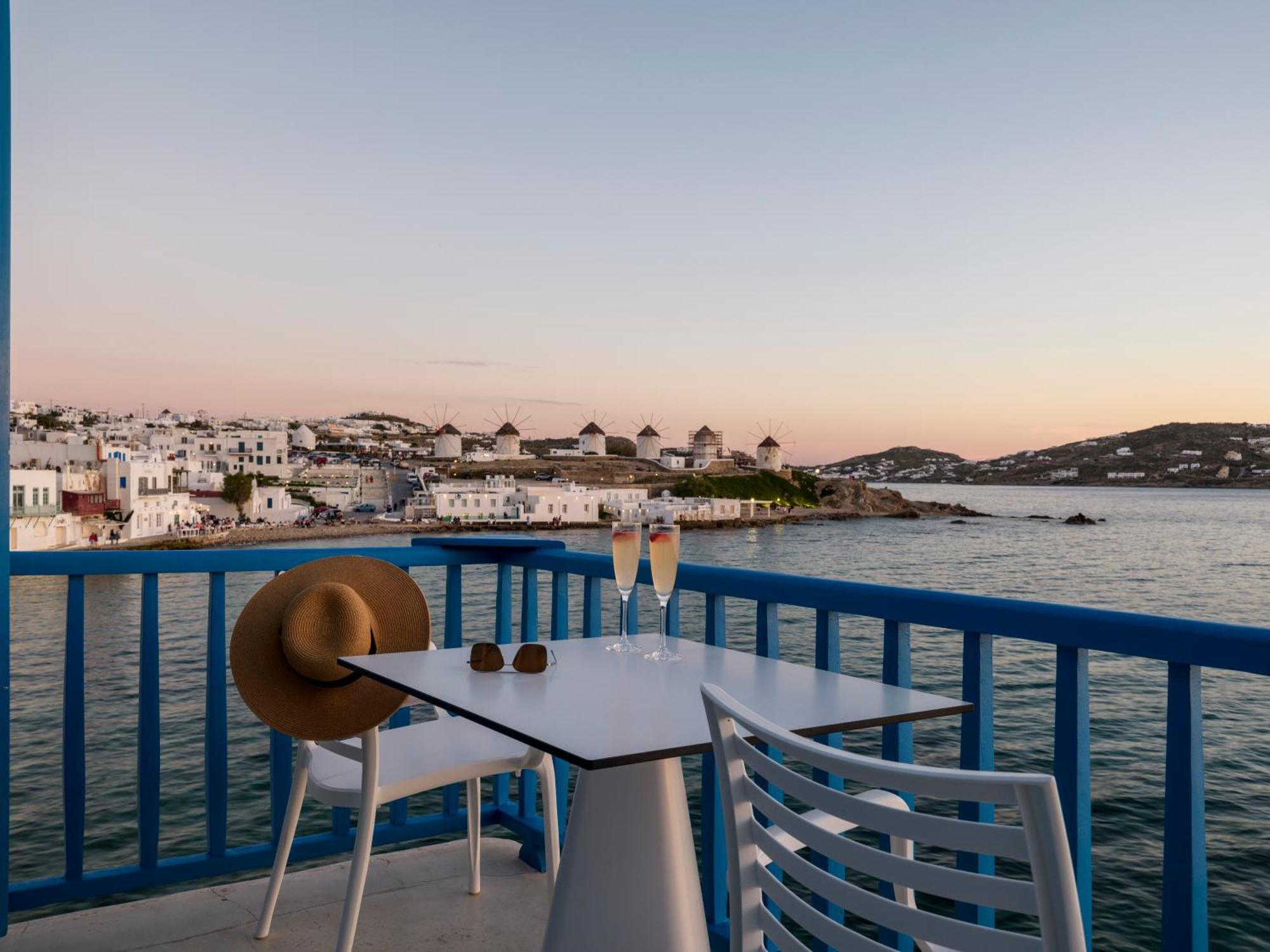 Bluetopia Suites Mykonos Town Екстер'єр фото